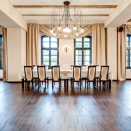 호텔 Grepielnia 4*